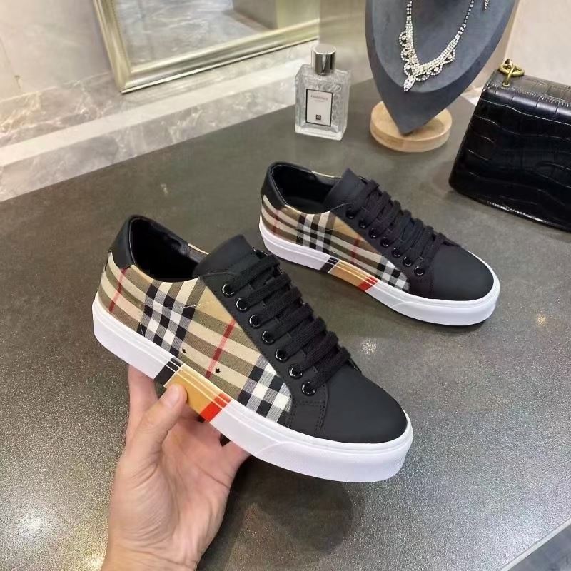 Burberry Low Shoes